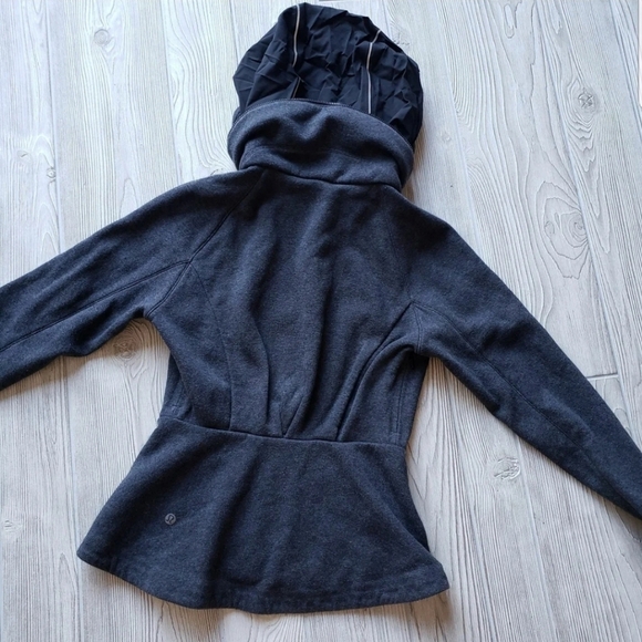 Lululemon Jacket - Picture 3 of 6